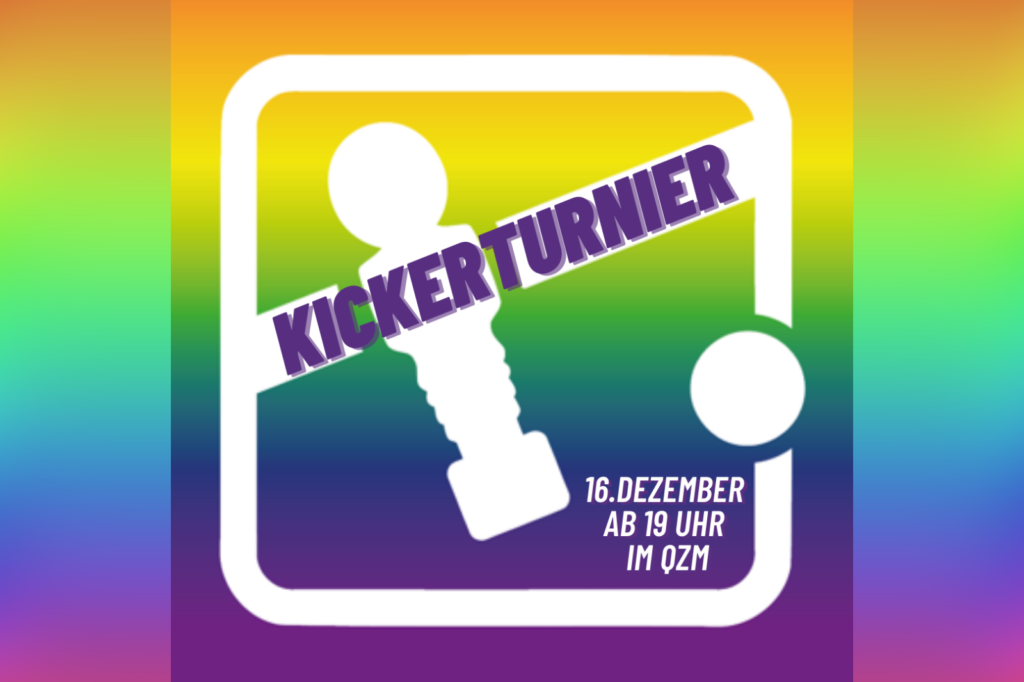 Abgebildet ist eine Tischkickerfigur vor regenbogenfarbenen Hintergrund. Eingeladen wird zum Kickertunier am 16. Dezember ab 19 Uhr im Queeren Zentrum Mannheim.
